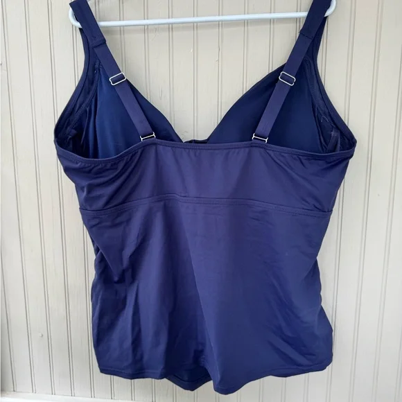 Lands End v neck wrap underwire Navy Blue Twist Front Tankini Top - Picture 3 of 5